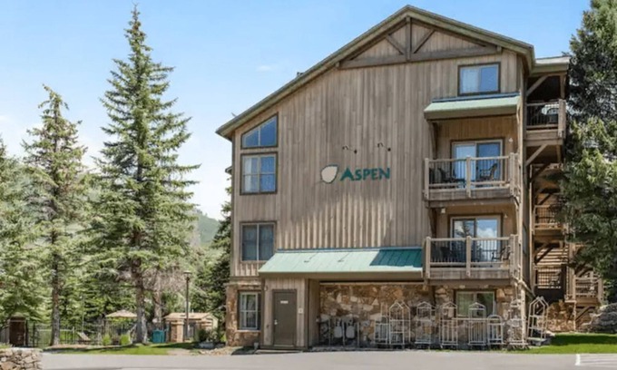 Vail Apartment | Inviting Streamside at Vail 1BR Condo with Scenic Views