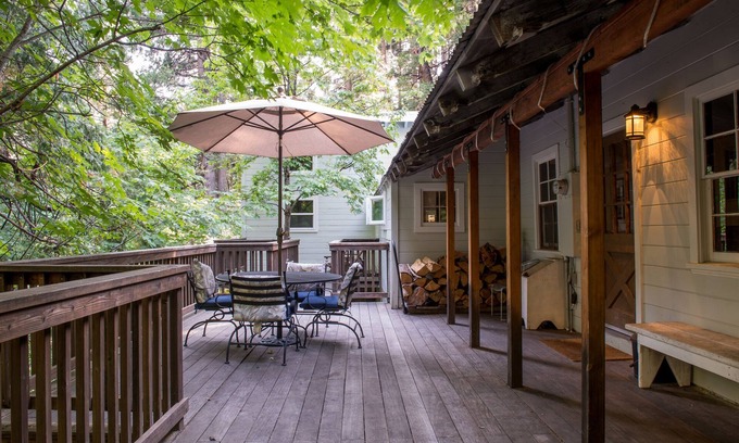 Sierra City House | Cozy Sierra Retreat with Streamside Deck and Pet-Friendly Amenities