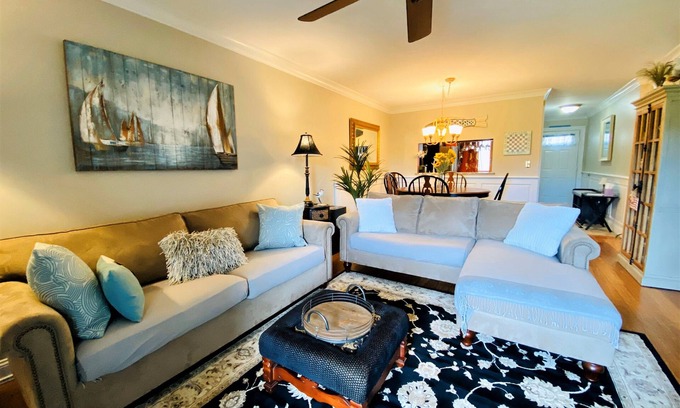 Brewster Condo | Cozy Chilton Village Apartment with Pool Passes & Kitchen