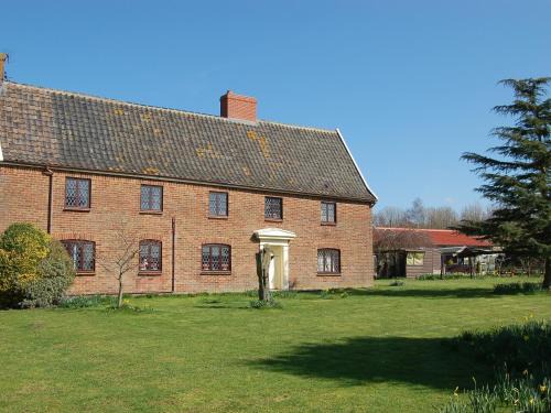 Fersfield House | Pet-Friendly Oceanfront Retreat at Strenneth Hotel