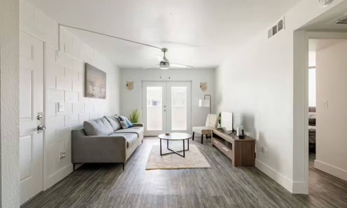 Alegre Community Apartment | Stylish 2 Bedroom Retreat with Pool Near PHX Sky Harbor