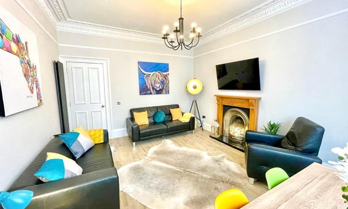 Leith Apartment | Inviting 3-Bed Retreat Steps from Arthur's Seat