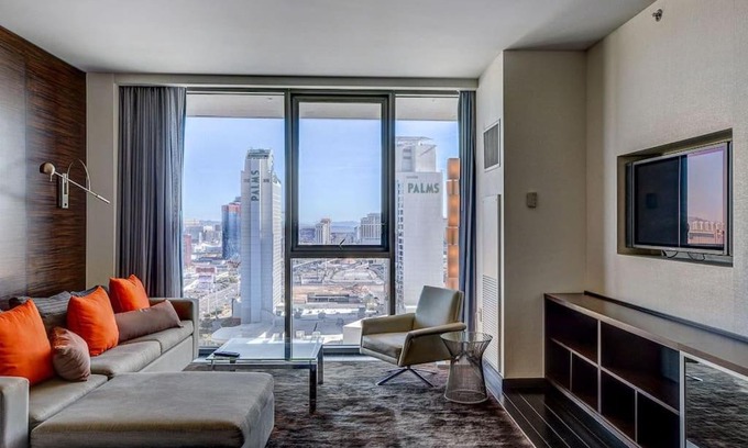 Las Vegas Apartment | Stunning Strip View Studio with Pool & No Resort Fee