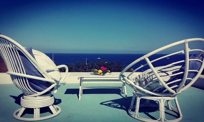 San Vincenzo House | Stromboli: A Coastal Retreat by Sea and Volcano