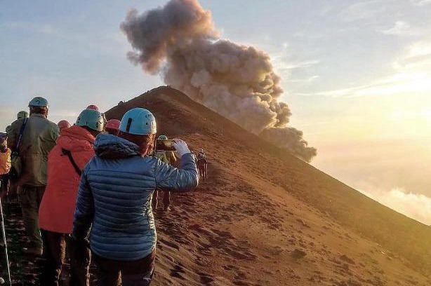 San Vincenzo Hotel | Discover Stromboli Trekking Accommodation with Ocean Views