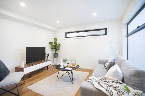 Rowville House | Family-Friendly Stay at Stud Park Residence by Ready Set Stay