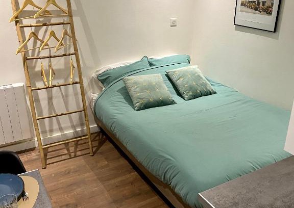 Besancon Old Town Apartment | Budget-Friendly Studette in the Heart of the City