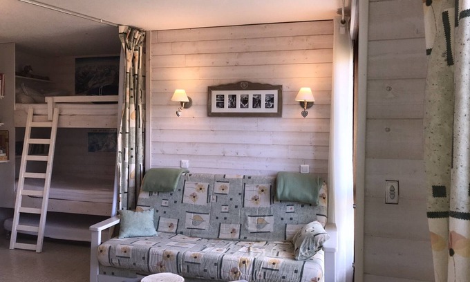 Villarembert Apartment | Cozy Studio with Kitchen near La Toussuire - Rated 9.6/10