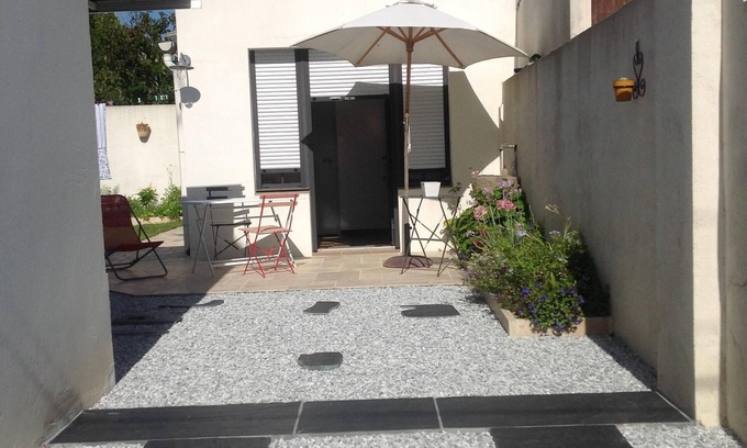 Saint-Gilles-Croix-de-Vie House | Cozy Studio for Two in Vieux Saint Gilles - Rated 9.6/10
