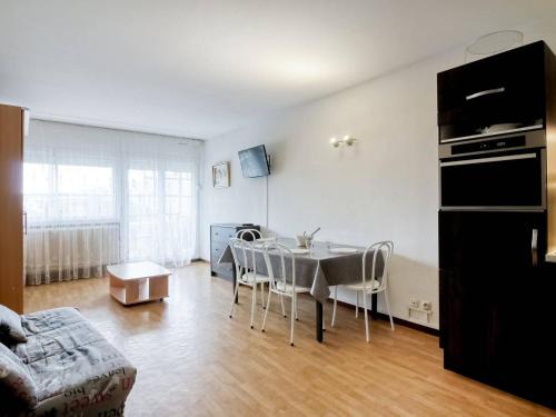 Eaux-Bonnes Apartment | Cozy Studio with Mountain View, Pet-Friendly & Family Oriented