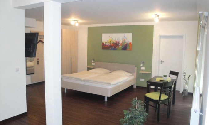 Eichenzell Apartment | Cozy Studio 12 in Eichenzell with Breakfast & Kitchen