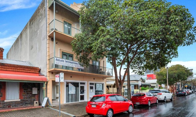 Adelaide Central Business District Hotel | Accessible Studio 15 Wright Lodge for Your Next Getaway