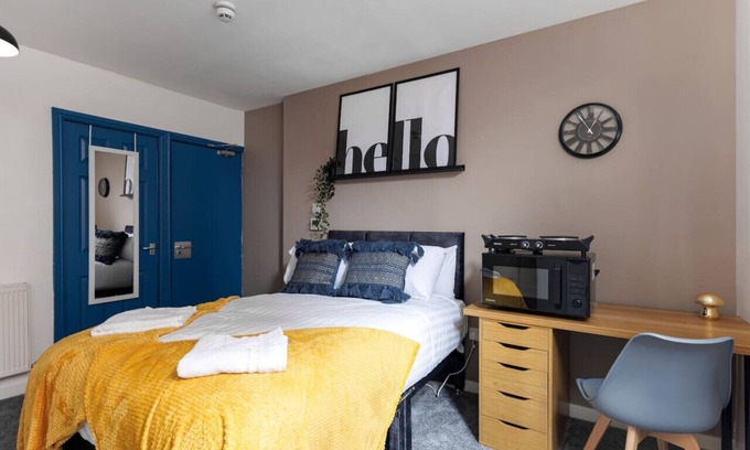 Middlesbrough Apartment | Cozy Studio 2 in City Centre with Free Wifi & SmartTV