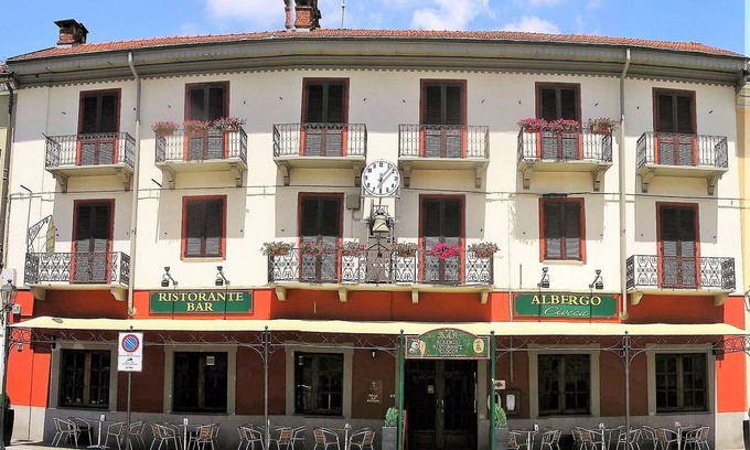 Castelnuovo don Bosco Apartment | Cozy Studio for 2-4 with Spa, Breakfast & Kitchen Access