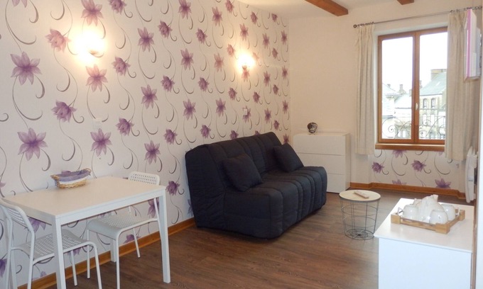 Jassat Apartment | Cozy Studio for Two Near the Scenic Cézallier Gates