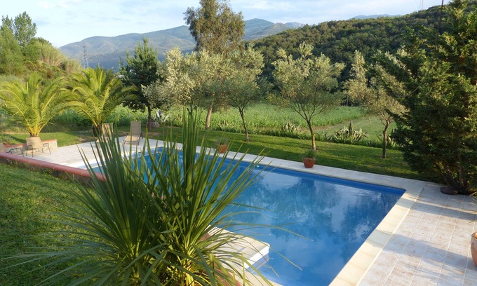 Ceret Apartment | Cozy Studio for Two with Pool Access and Garden Retreat