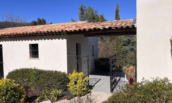 Peymeinade Bed & Breakfast | Relaxing Studio for Two in Peaceful Peymeinade