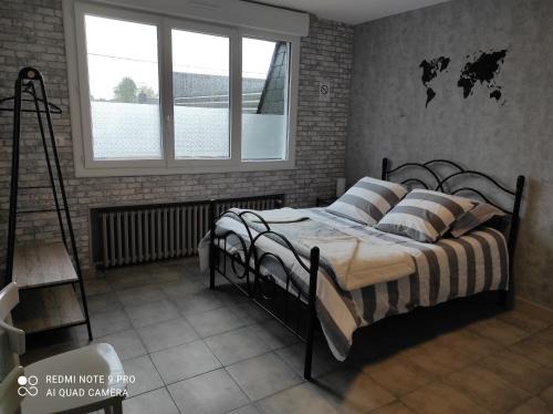 Questembert Apartment | Cozy Studio for Two with West Side Views - Highly Rated