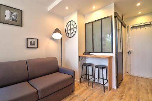 Le Busca Apartment | Convenient Studio with 24h Parking and Internet Access