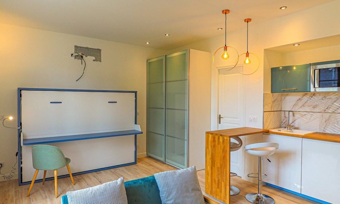 Bagneux Apartment | Cozy Studio with Terrace in Bagneux - Family Friendly Stay
