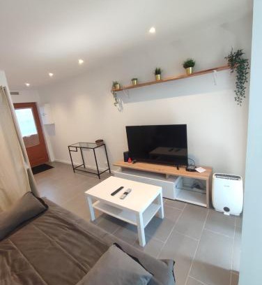 Claye-Souilly Apartment | Cozy Studio Near CDG, Disney & Astérix - Family Friendly