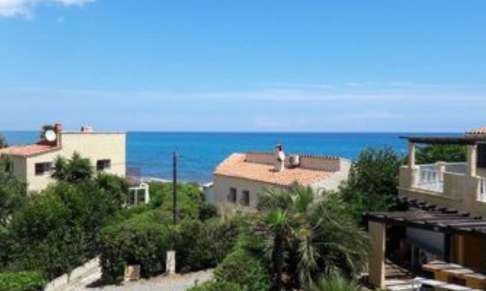 Bravone Apartment | Oceanfront Studio 3: Top-Rated Retreat by the Beach