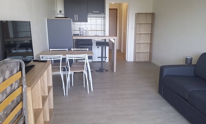 La Rochelle Apartment | Ideal Studio for 3 with Sea View, Balcony & Pool Access