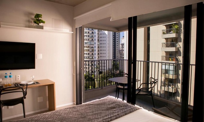 Vila Nova Conceicao Apartment | Stylish Studio with Terrace Near Parque Ibirapuera