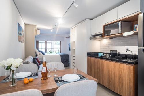 Vila Nova Conceicao Apartment | Stylish Studio Near Parque Ibirapuera with Hot Tub