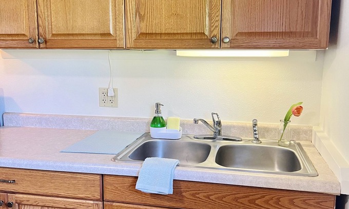 Wisconsin Rapids Apartment | Cozy Retreat: Studio #35 at Snooze with Family Amenities