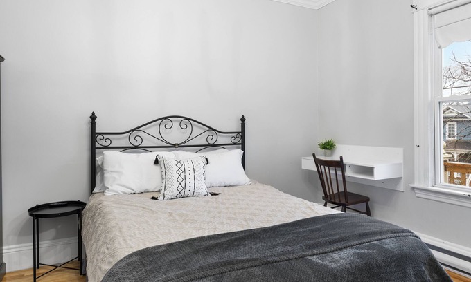 Moncton Apartment | Guest Rated 10/10: Cozy Studio 4 in Downtown Moncton