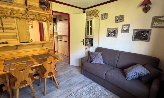 Valfrejus Apartment | Cozy Studio for 4 in Valfréjus Resort Center