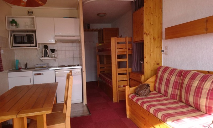 Val-Thorens Apartment | Cozy Studio with Balcony and Breathtaking Mountain Views