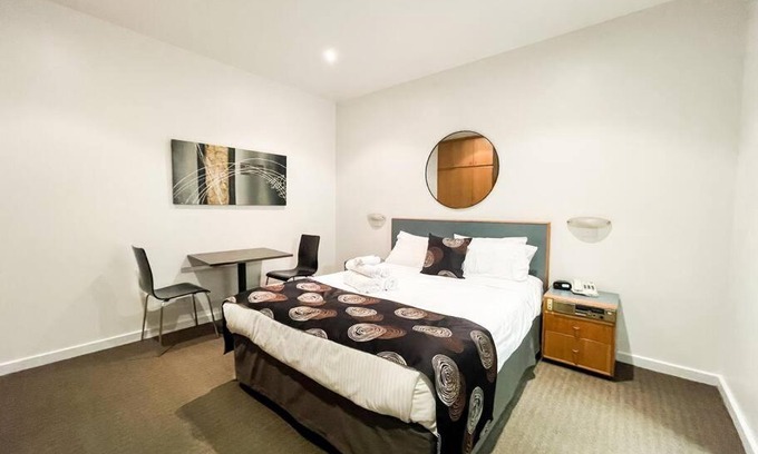Adelaide Central Business District Apartment | Modern Studio 427 on Gouger St with Kitchen Amenities