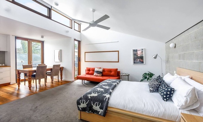 Fitzroy North Apartment | Discover Vintage Warehouse Vibes at Studio 43 Fitzroy North