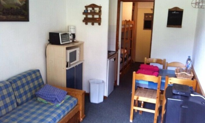Valfrejus Apartment | Inviting Studio for 4 with Balcony and Scenic Slopes View