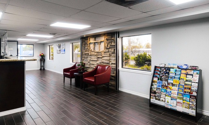 Channelview Hotel | Budget-Friendly Studio 6 Channelview with Family Amenities