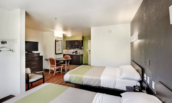 East Brunswick Hotel | Discover Studio 6 East Brunswick: Convenient & Eco-Friendly Stay