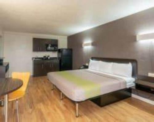 Fort Worth Hotel | Pet-Friendly Studio 6 in Fort Worth, TX - Ideal for Families
