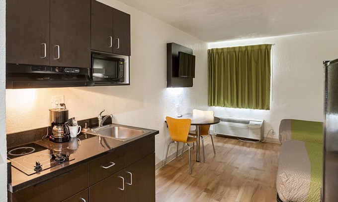 Fort Worth Hotel | Convenient Stay at Studio 6 Fort Worth, TX - Meacham