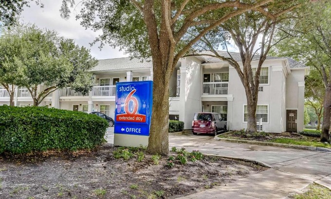 Southbelt/Ellington Hotel | Budget-Friendly Studio 6 in Houston with Family Amenities