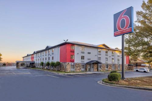 Little Rock Hotel | Comfortable Studio 6 Little Rock AR South with Great Amenities