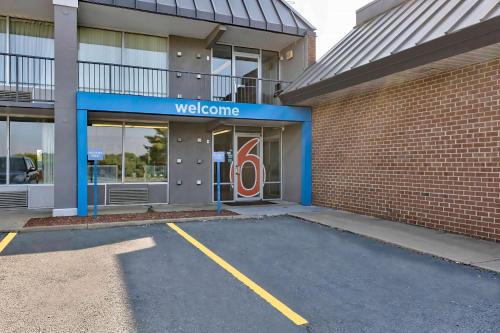 Mount Jackson Hotel | Convenient Studio 6 in Mount Jackson VA with Great Amenities