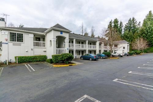 Mountlake Terrace Hotel | Discover Studio 6 in Mountlake Terrace - Pet-Friendly Stays