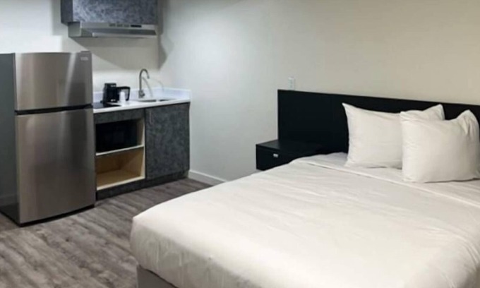 Pasco Hotel | Comfortable Stay at Studio 6 Pasco with Breakfast & Spa