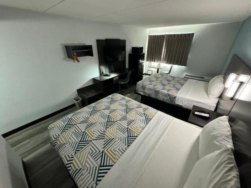 East Syracuse Hotel | Convenient Studio 6 Suites Near Syracuse Airport