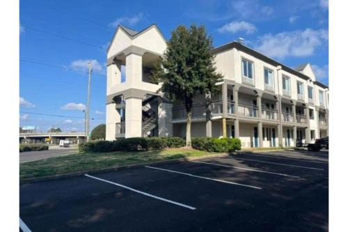 Norcross Hotel | Comfortable Studio 6 Suites in Norcross, GA - Pet Friendly!