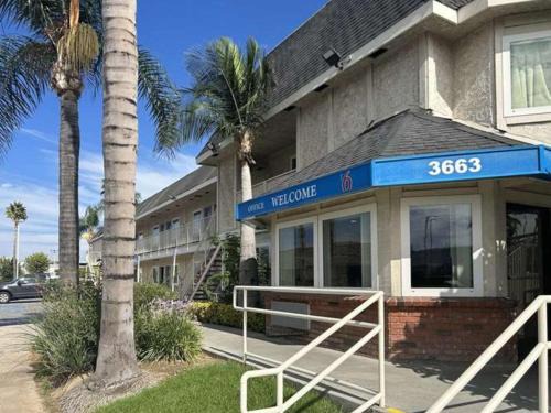 La Sierra Hotel | Pet-Friendly Studio 6 Suites in Riverside, CA