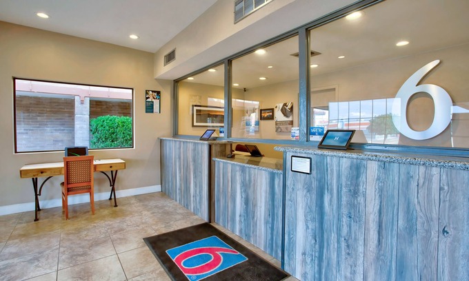 Willcox Hotel | Budget-Friendly Studio 6 Suites in Willcox, AZ with Breakfast