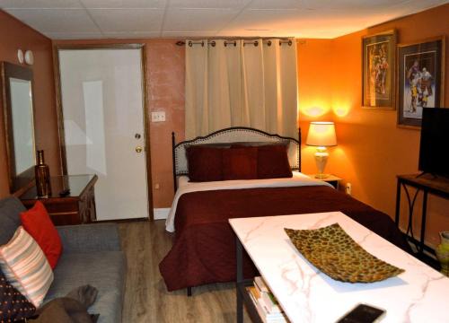 Grand Forks Apartment | Family-Friendly Studio 7 in Grand Forks with Kitchen Amenities